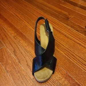 Aerosoles size 7 black wedge sandals